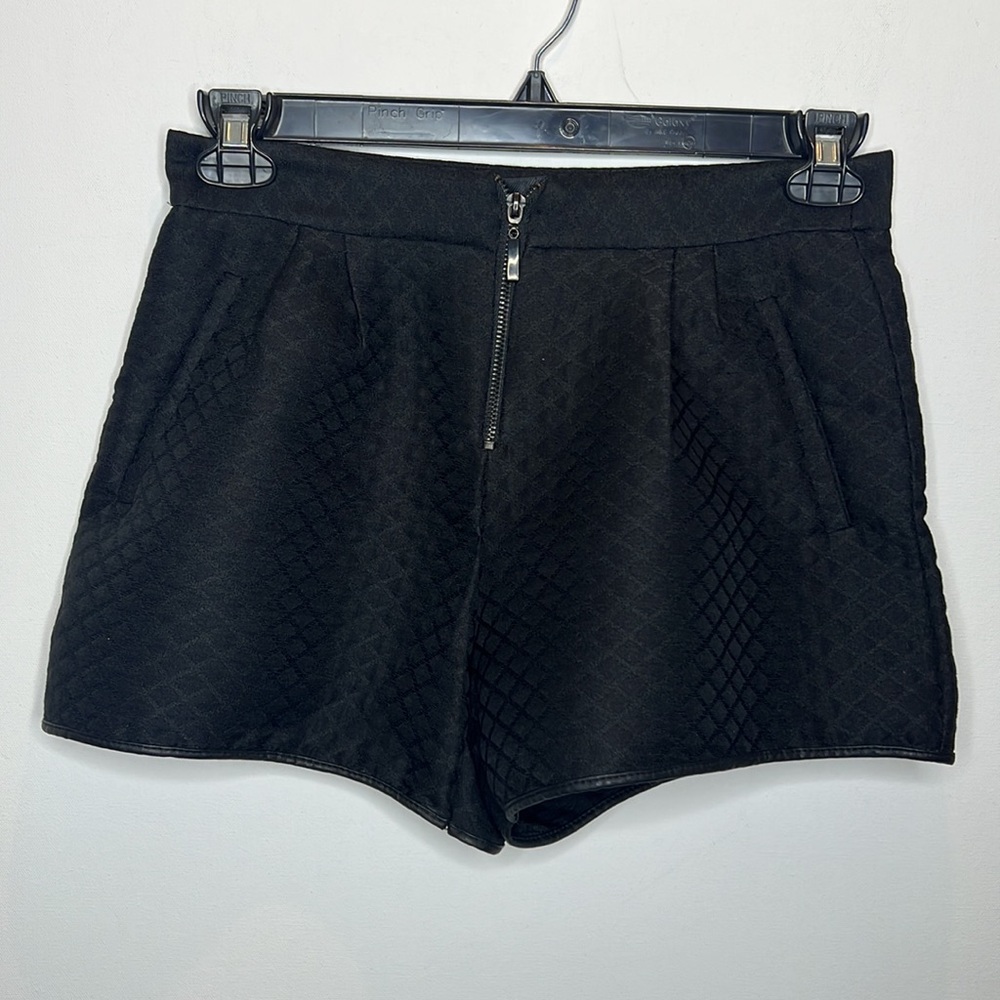 ZARA Mini Quilt High Waist w/ Faux Leather Trim Shorts Sz Small - Picture 3 of 10